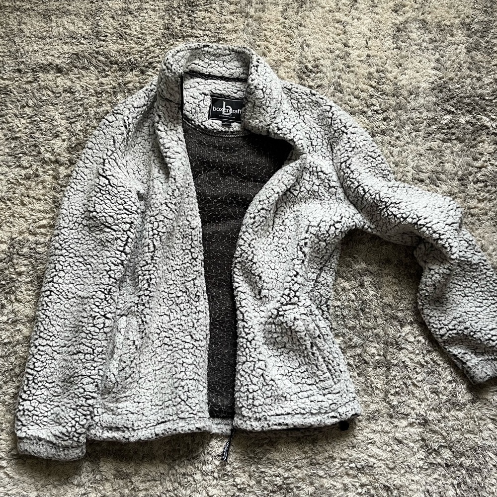 Fluffy zip up coat